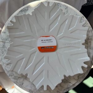NWT! Limited Edition Le Creuset White Snowflake Stoneware Platter